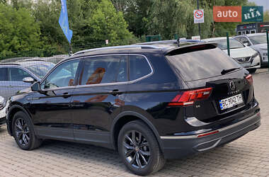 Позашляховик / Кросовер Volkswagen Tiguan 2022 в 