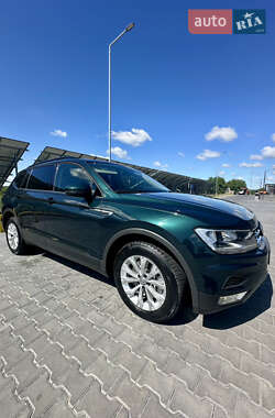 Позашляховик / Кросовер Volkswagen Tiguan 2019 в Благовіщенську