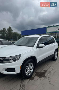 Внедорожник / Кроссовер Volkswagen Tiguan 2016 в Сумах