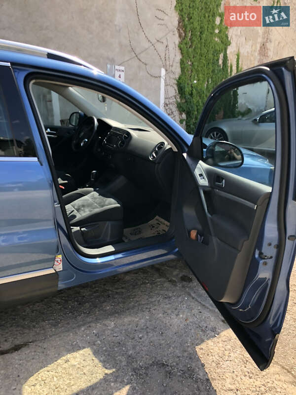 Внедорожник / Кроссовер Volkswagen Tiguan 2012 в Одессе