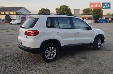 Позашляховик / Кросовер Volkswagen Tiguan 2015 в 
