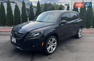 Внедорожник / Кроссовер Volkswagen Tiguan 2010 в Киеве