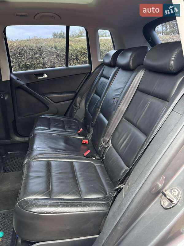 Внедорожник / Кроссовер Volkswagen Tiguan 2011 в Полтаве