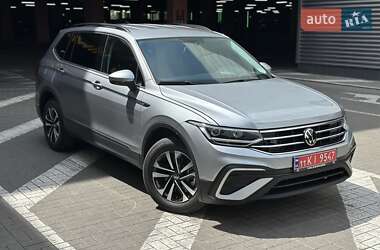 Позашляховик / Кросовер Volkswagen Tiguan 2023 в Києві