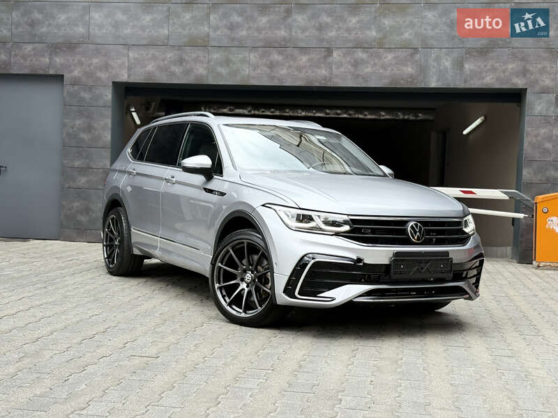 Позашляховик / Кросовер Volkswagen Tiguan 2021 в Києві