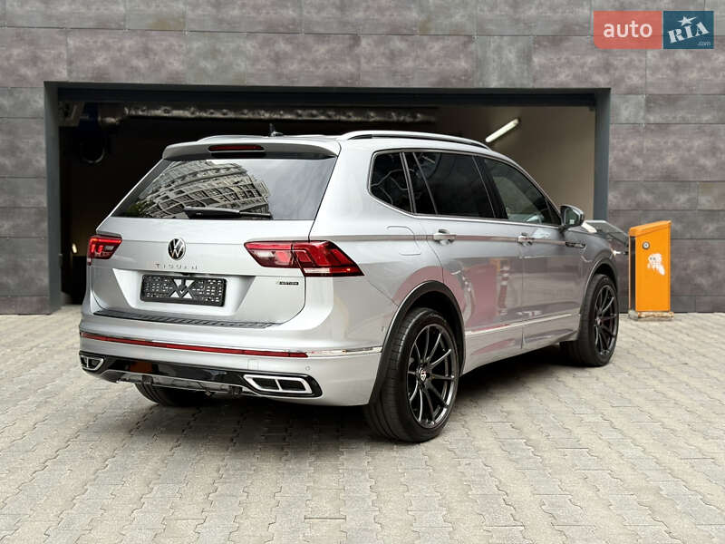 Позашляховик / Кросовер Volkswagen Tiguan 2021 в Києві