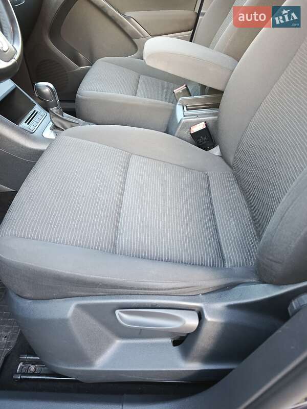 Внедорожник / Кроссовер Volkswagen Tiguan 2015 в Дунаевцах