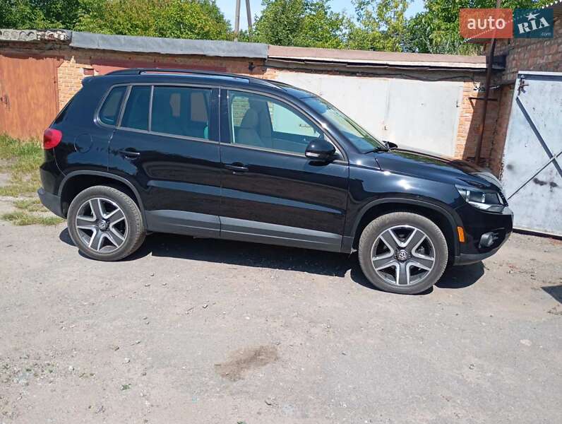 Внедорожник / Кроссовер Volkswagen Tiguan 2016 в Казатине