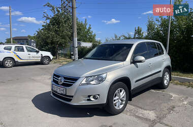 Внедорожник / Кроссовер Volkswagen Tiguan 2010 в 