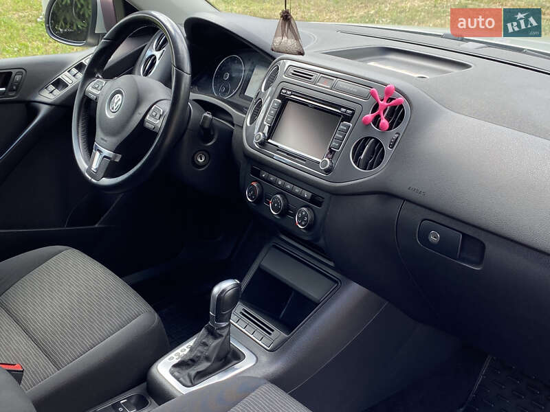 Внедорожник / Кроссовер Volkswagen Tiguan 2015 в Смеле