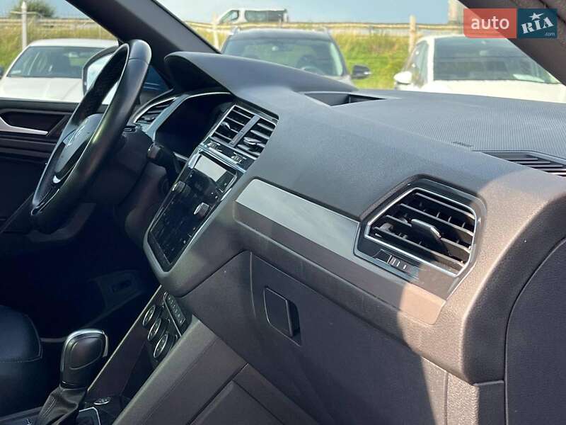 Позашляховик / Кросовер Volkswagen Tiguan 2018 в Львові