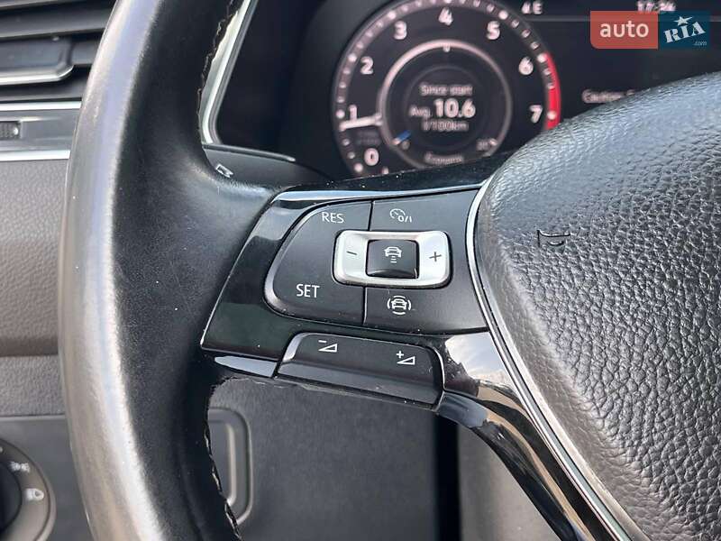 Позашляховик / Кросовер Volkswagen Tiguan 2018 в Львові