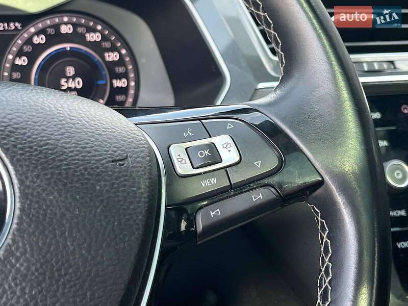Позашляховик / Кросовер Volkswagen Tiguan 2018 в Львові