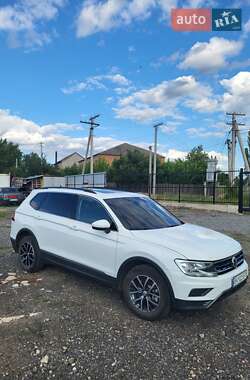 Позашляховик / Кросовер Volkswagen Tiguan 2021 в Новоархангельську