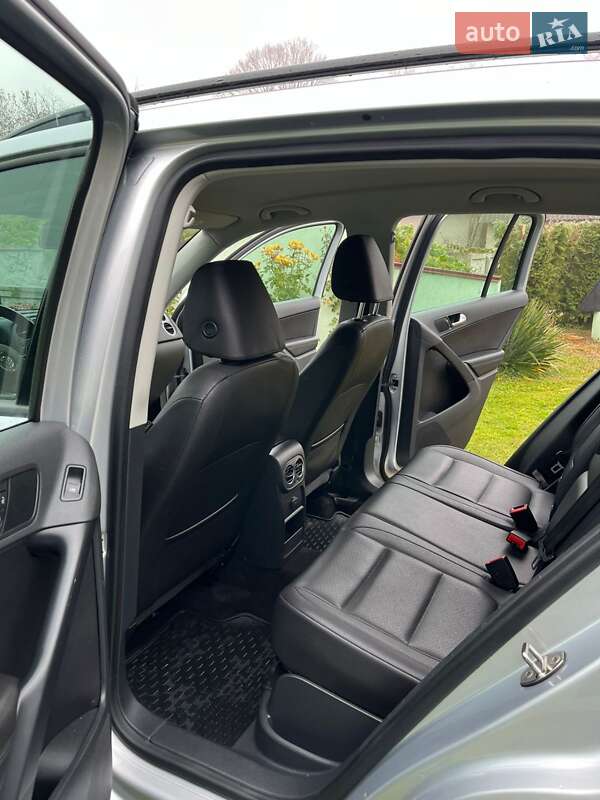 Внедорожник / Кроссовер Volkswagen Tiguan 2016 в Комарному