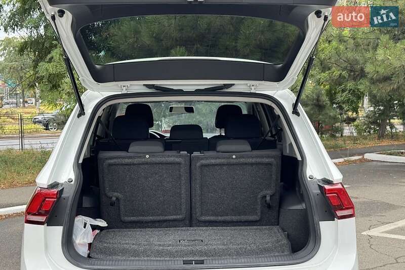 Внедорожник / Кроссовер Volkswagen Tiguan 2017 в Кропивницком