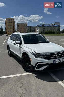 Внедорожник / Кроссовер Volkswagen Tiguan 2022 в Киеве