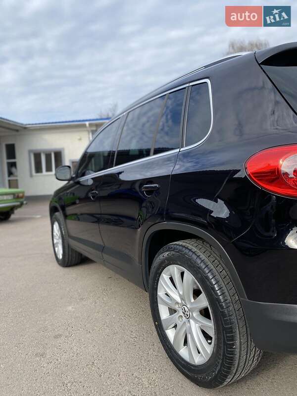 Внедорожник / Кроссовер Volkswagen Tiguan 2008 в Ровно