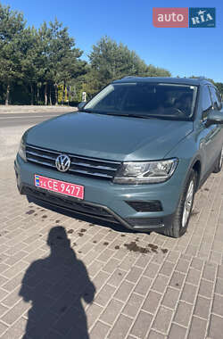 Позашляховик / Кросовер Volkswagen Tiguan 2019 в Новояворівську