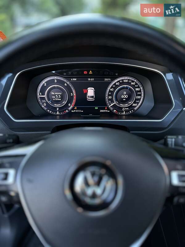 Внедорожник / Кроссовер Volkswagen Tiguan 2017 в Львове