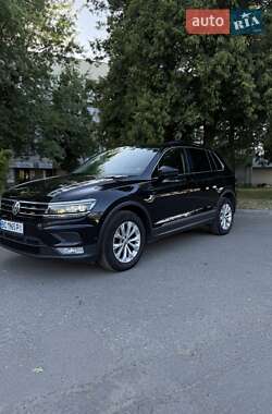 Внедорожник / Кроссовер Volkswagen Tiguan 2017 в Львове