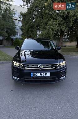 Внедорожник / Кроссовер Volkswagen Tiguan 2017 в Львове