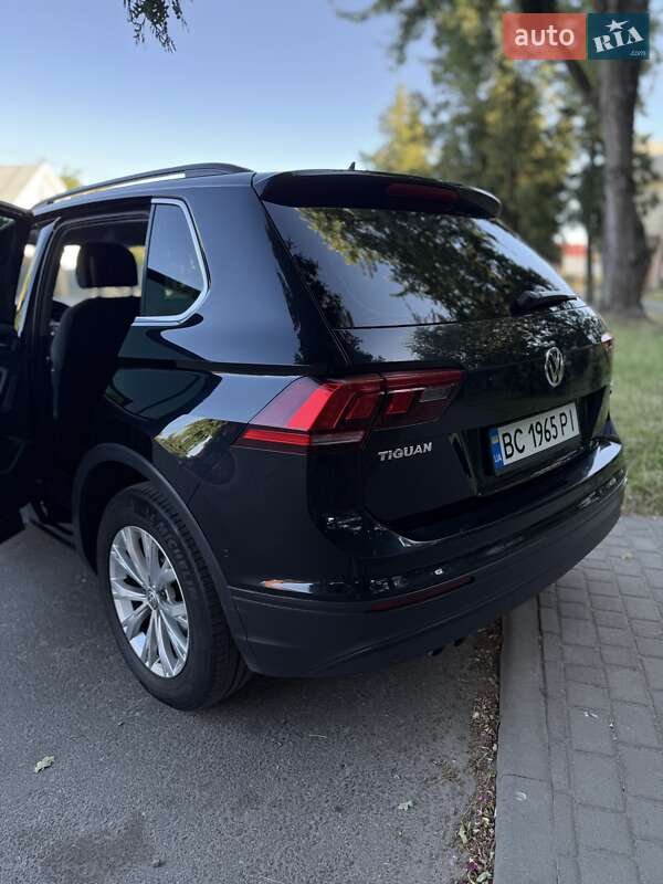Внедорожник / Кроссовер Volkswagen Tiguan 2017 в Львове