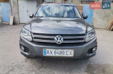 Позашляховик / Кросовер Volkswagen Tiguan 2016 в Харкові
