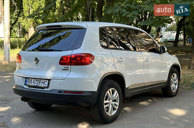 Внедорожник / Кроссовер Volkswagen Tiguan 2017 в 