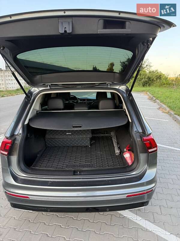 Внедорожник / Кроссовер Volkswagen Tiguan 2019 в Хмельницком