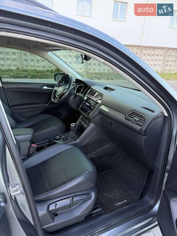 Внедорожник / Кроссовер Volkswagen Tiguan 2019 в Хмельницком