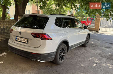 Внедорожник / Кроссовер Volkswagen Tiguan 2017 в Киеве