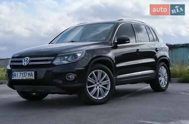 Позашляховик / Кросовер Volkswagen Tiguan 2015 в Києві