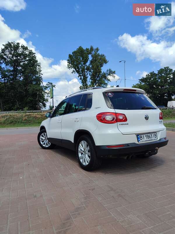 Внедорожник / Кроссовер Volkswagen Tiguan 2010 в Карловке фото 2 Внедорожник / Кроссовер Volkswagen Tiguan 2010 в Карловке
