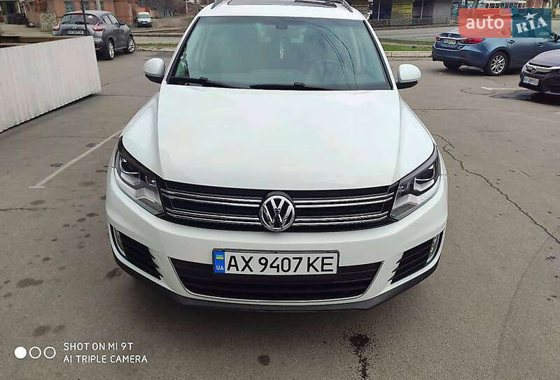 Внедорожник / Кроссовер Volkswagen Tiguan 2015 в Харькове