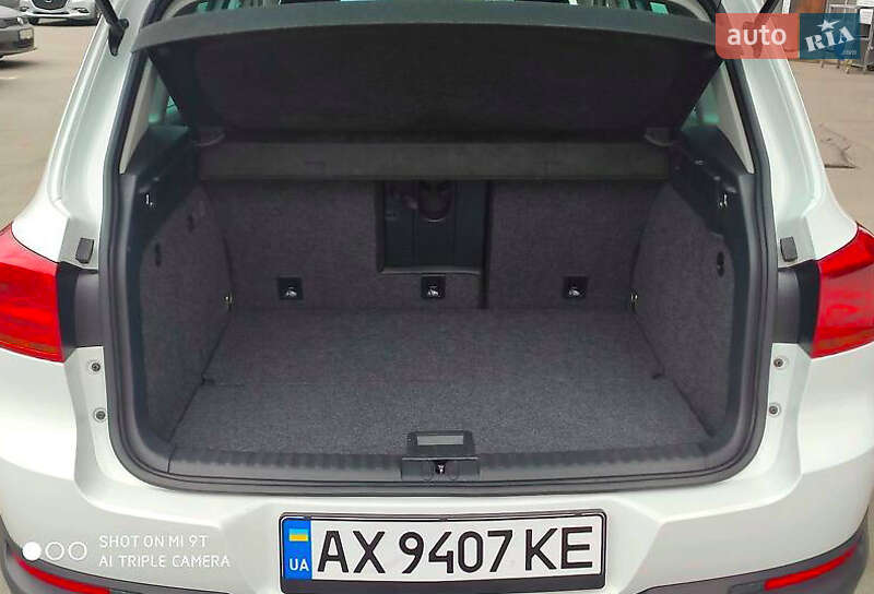 Внедорожник / Кроссовер Volkswagen Tiguan 2015 в Харькове