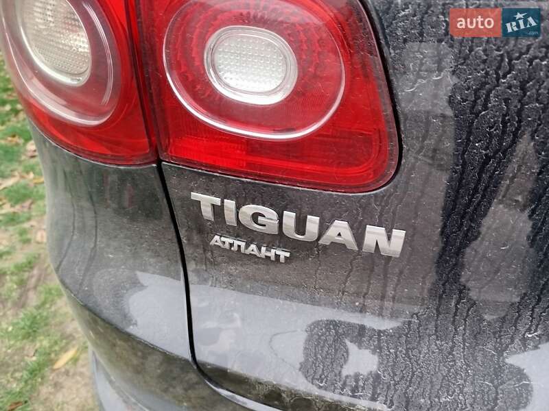 Внедорожник / Кроссовер Volkswagen Tiguan 2010 в Киеве