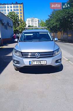 Внедорожник / Кроссовер Volkswagen Tiguan 2015 в Ивано-Франковске