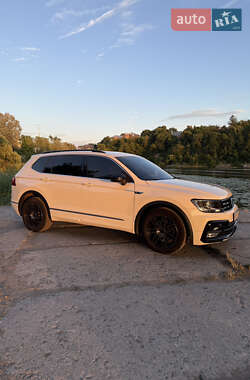 Внедорожник / Кроссовер Volkswagen Tiguan 2018 в Виннице