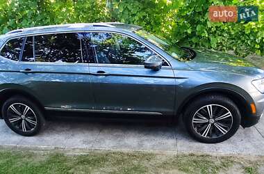 Внедорожник / Кроссовер Volkswagen Tiguan 2017 в Ровно