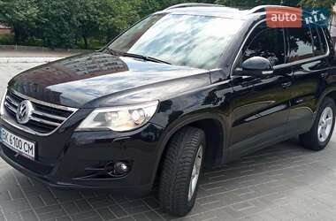 Позашляховик / Кросовер Volkswagen Tiguan 2008 в Рівному