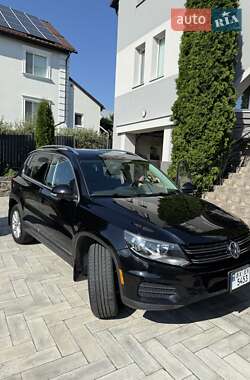 Внедорожник / Кроссовер Volkswagen Tiguan 2016 в Хмельницком