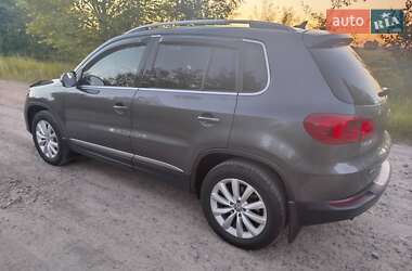 Внедорожник / Кроссовер Volkswagen Tiguan 2015 в Емильчине