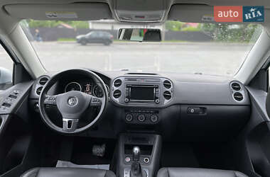 Внедорожник / Кроссовер Volkswagen Tiguan 2015 в 