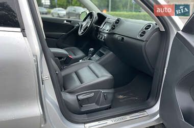 Внедорожник / Кроссовер Volkswagen Tiguan 2015 в 