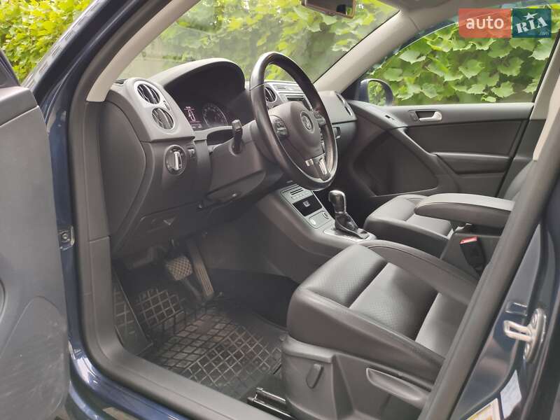 Внедорожник / Кроссовер Volkswagen Tiguan 2016 в Львове