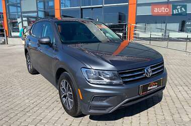 Внедорожник / Кроссовер Volkswagen Tiguan 2017 в Львове