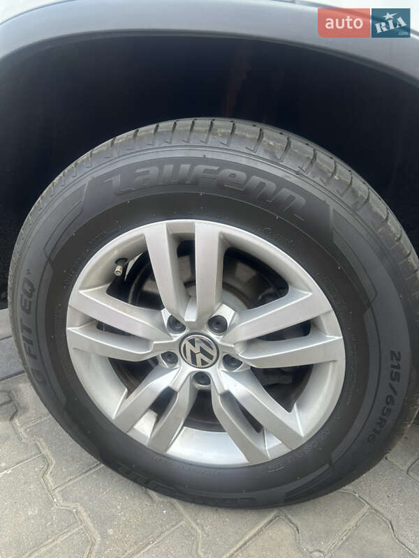 Внедорожник / Кроссовер Volkswagen Tiguan 2016 в Львове