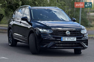 Позашляховик / Кросовер Volkswagen Tiguan 2024 в 