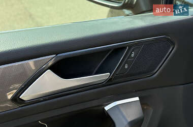 Позашляховик / Кросовер Volkswagen Tiguan 2024 в 